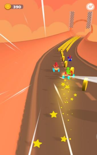 合并种族是一款十分有新意的跑酷游戏，玩法十分简单，玩家在游戏的过程中不断进行冒险跑酷，在冒险的过程中寻找不同的方式进行合并找到一种让自己变得更加强大的方法。合并的越多自己的赛车就会变得更加掐青大。游戏中的各种种族都是十分可爱的，有着自己独特的点。